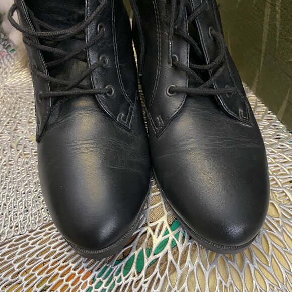 Naturalizer Leather Lace tie up Booties-sz 8M - Picture 4 of 10